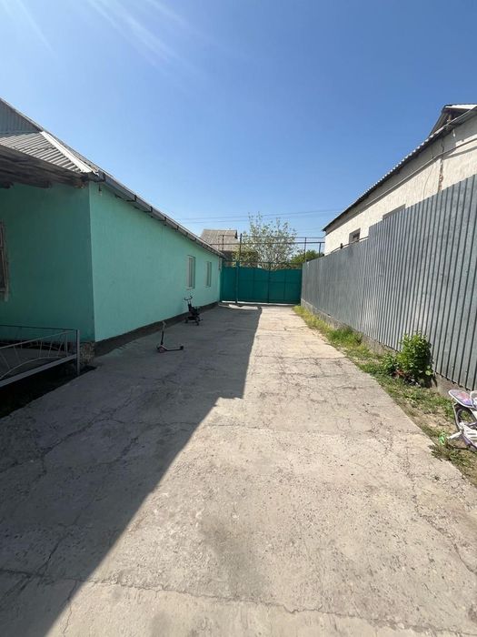 Үй сатылады, 2005 те салынған