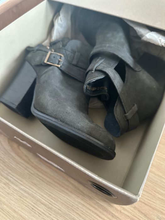 Дамски обувки - естествена кожа Bata