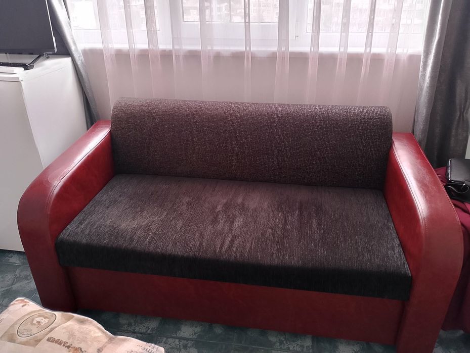 3 дивана използвани но запазени, почти без забележки.