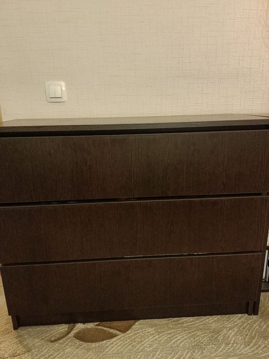 Комод для вещей узкий