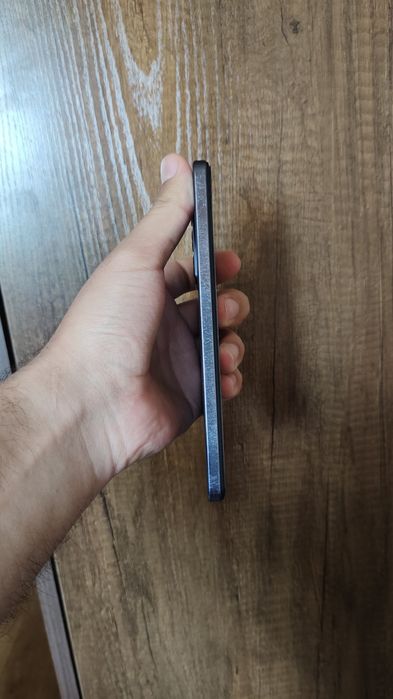 Vivo v27e 8/256 zor holatda