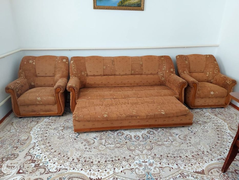 Диван сатылады залға