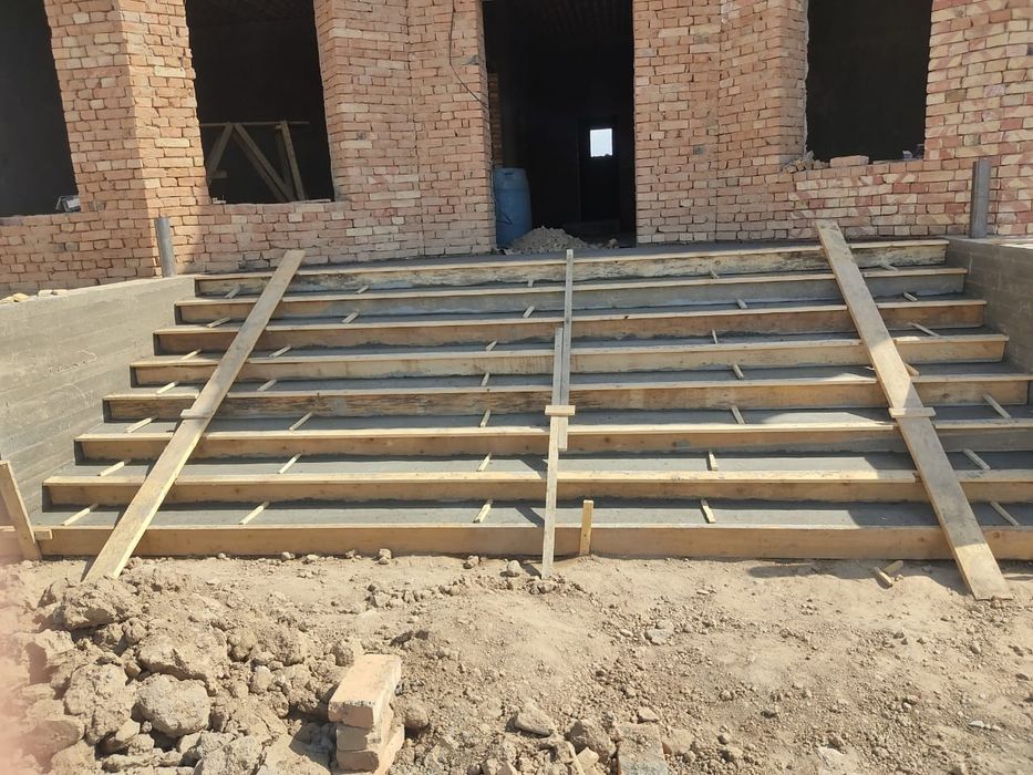 Бригада строителей