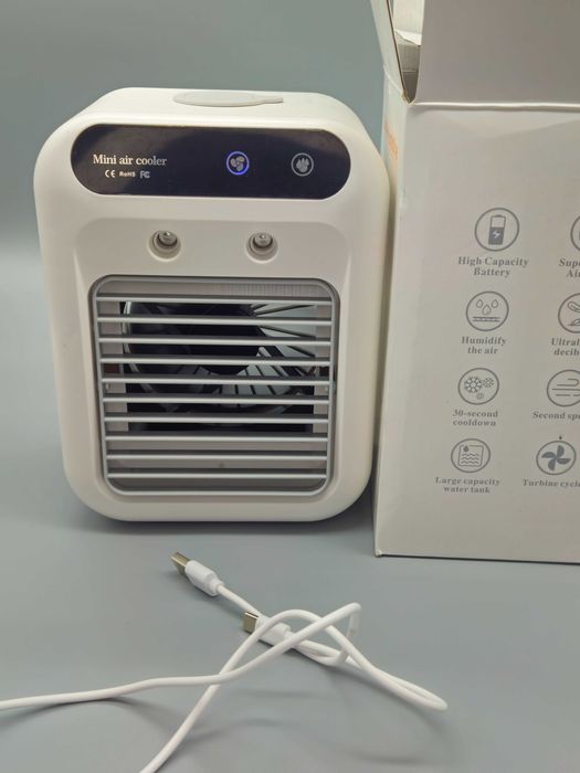 Мини климатик и овлажнител , USB, преносим охладител с водна мъгла.