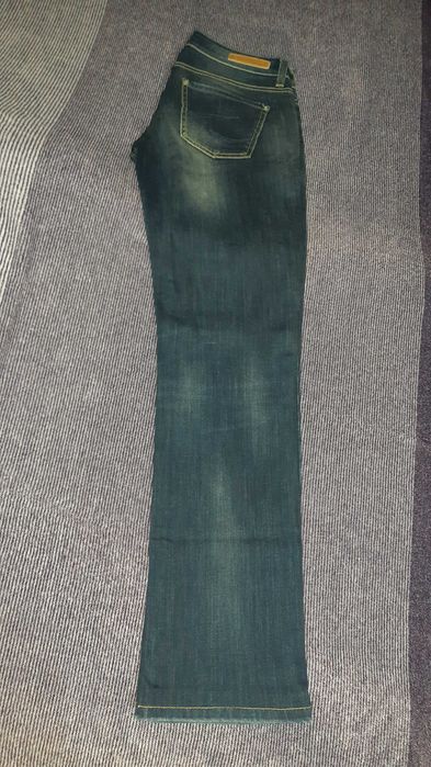 Продам джинсы фирма соlin's размер 28