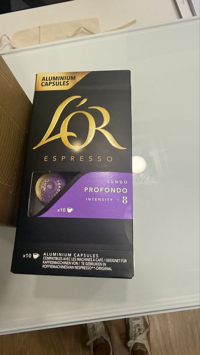 Кофемашинка Nespresso Essenza Mini