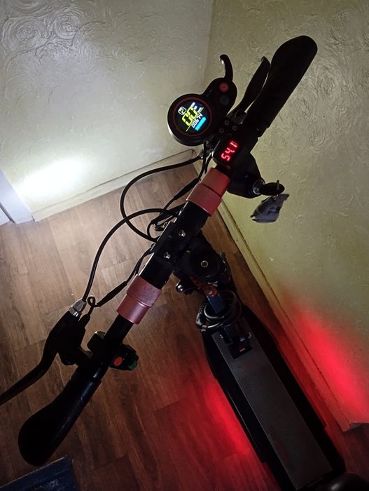 Продам электросамокат