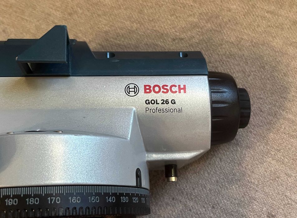 Nivel optic Bosch GOL 26 G profesional cu trepied Bosch BT160