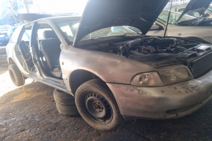 Usa / Portiera fata dreapta Audi A4 B5