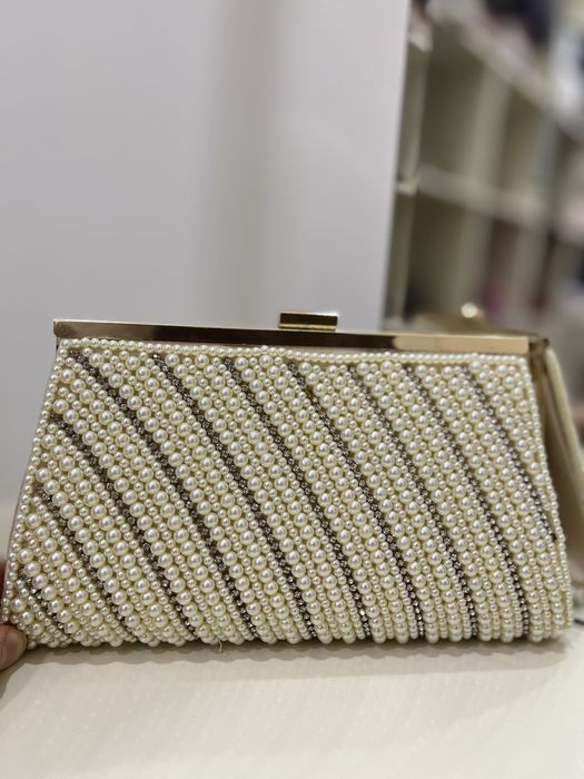 Женский клатч-кошелек с жемчугами