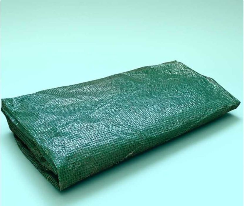 Оранжерия 6х3х2м с метална конструкция и покривало.