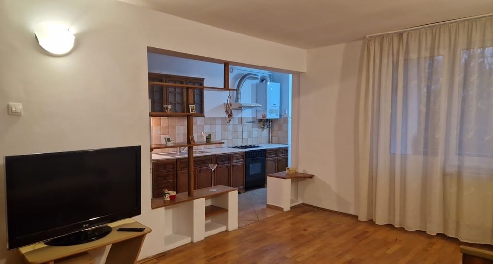 Dau în chirie apartament cu 3 camere str Grigorescu, aproape de UMF