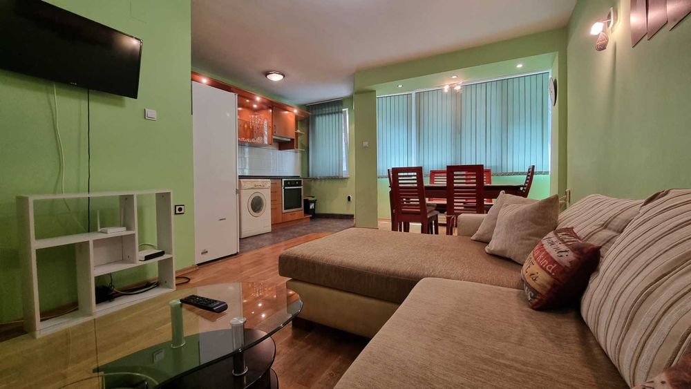 Дава се под наем Двустаен апартамент в Варна, Център - 70 кв.м за 458.49 € - Снимка #12