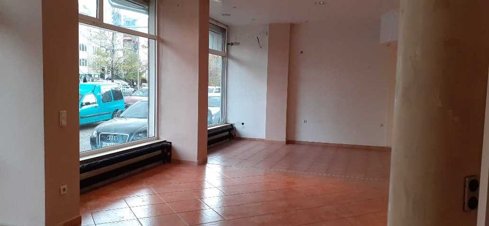 Давам под наем Магазин на ул.Опълченска