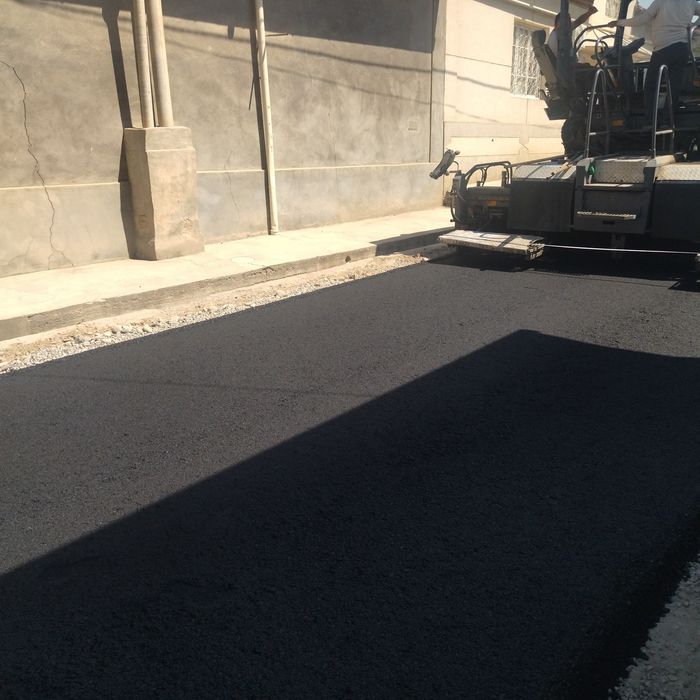 Asfalt yotqizish va latok  bardiyor ustanovka
