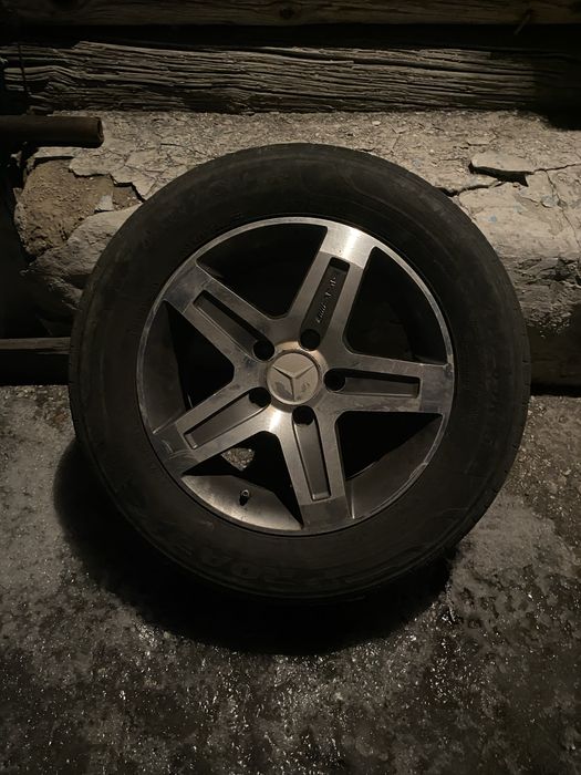 Продам шины с титанками