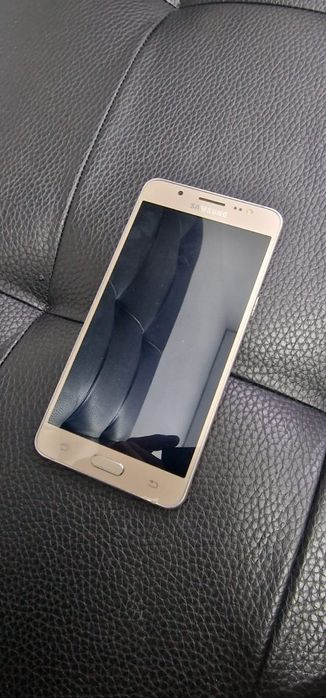 Продам телефон Samsung J510