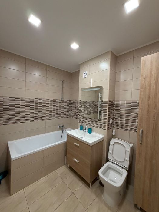 Inchiriez apartament