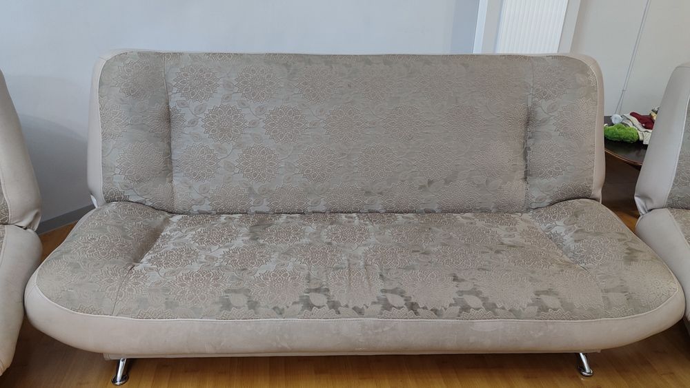 Продам диван с 2мя креслами