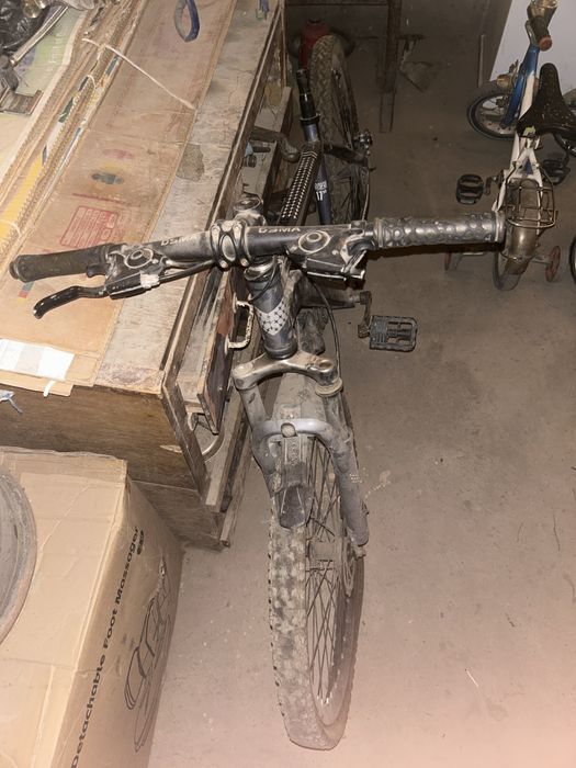 Продам Велик сломанный