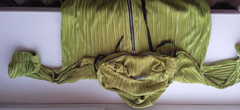 Продам спортивный костюм