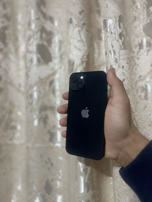 iPhone 13 без ремонта идеально  128/77