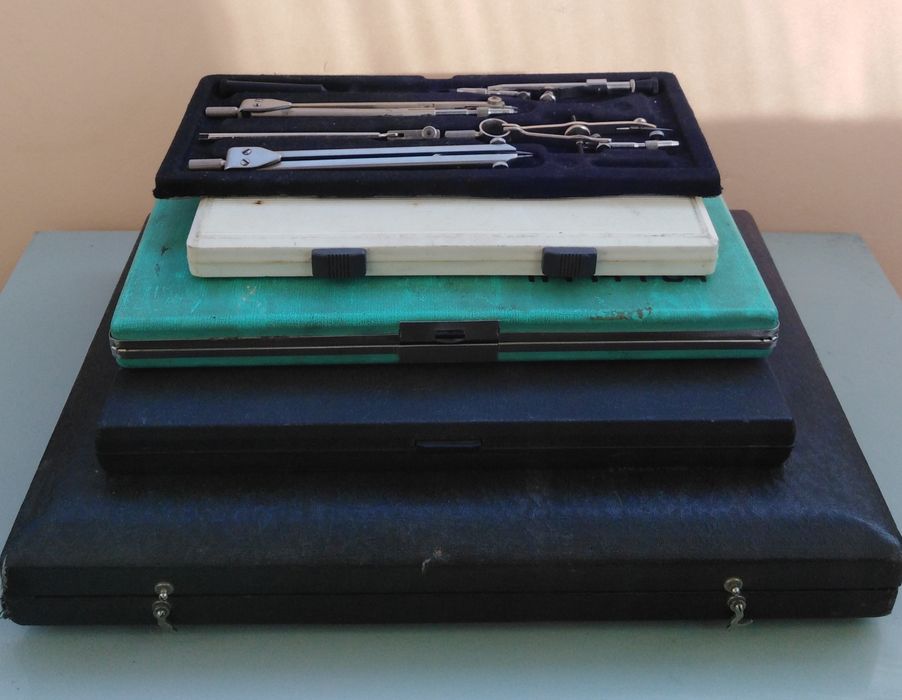 Готовальни производства СССР.