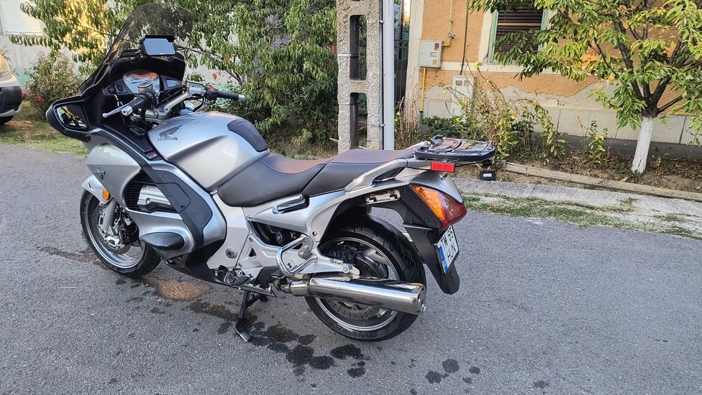 Vând Honda ST 1300 Paneuropean an 2005 ABS