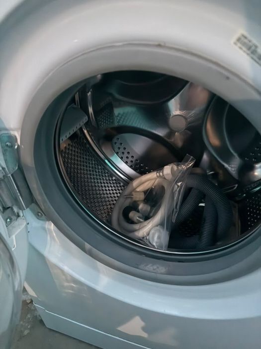 Продам стиральную машину INDESIT