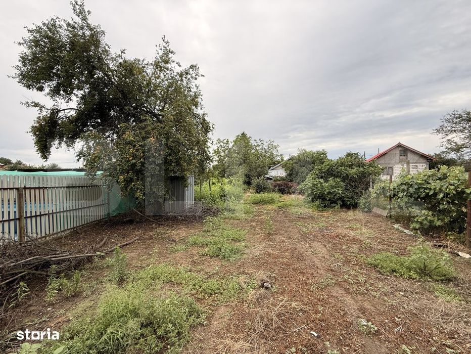 Teren IV 1.308 mp, cu casa veche si grajd, dubla deschidere, zona Prea