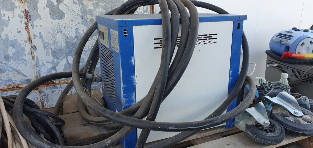 Compresor cu piston fini