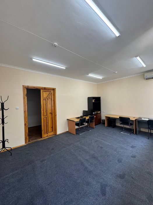 Лабзак офис с мебелью 24м2