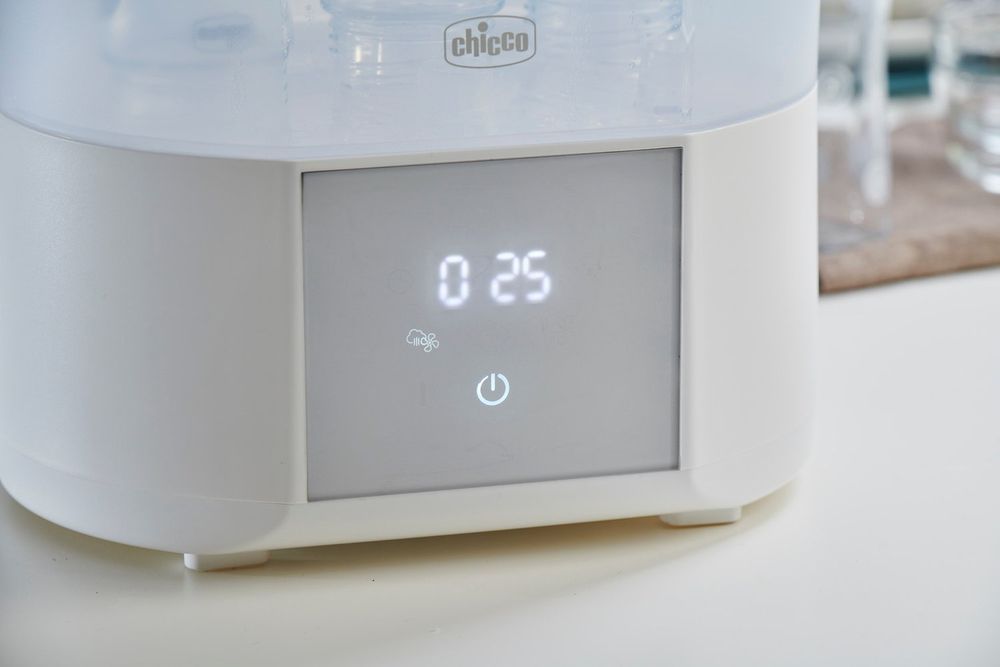 Sterilizator biberoane, electric, digital, cu uscare Chicco