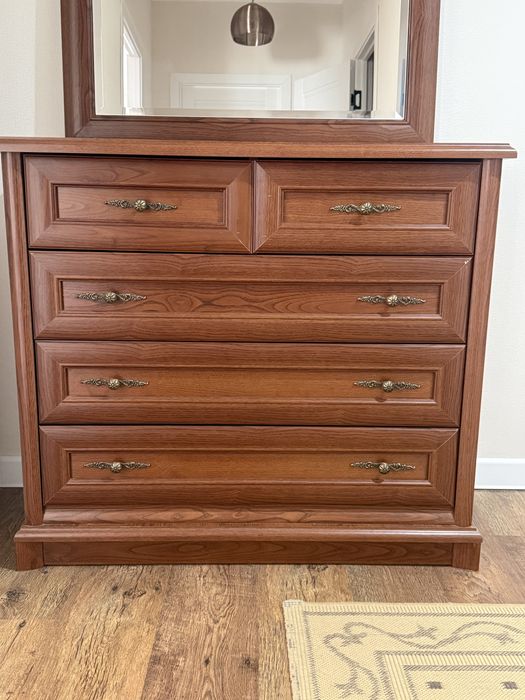 Спальный гарнитур