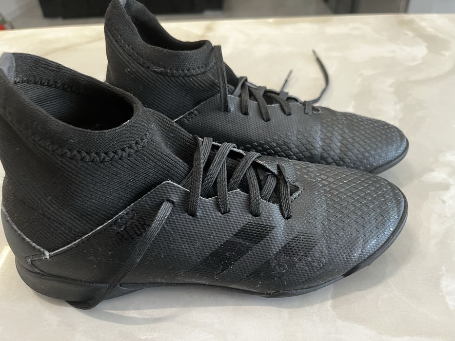 Vand ghete de fotbal adidas  pentru sintetic 36