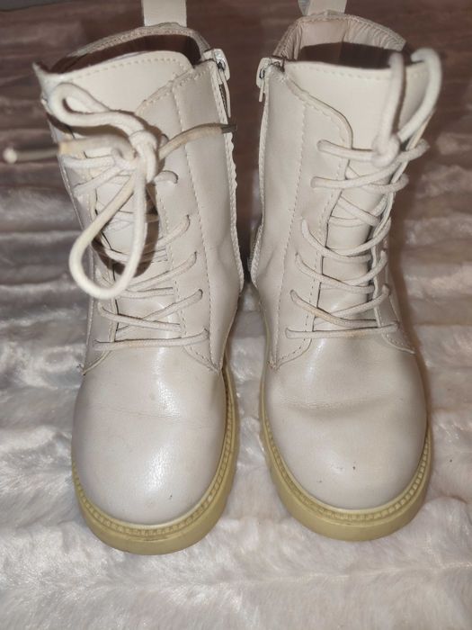 Продават се зимни боти за зимата 27номер и 29номер запазени като нови