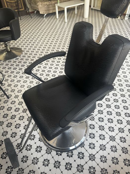 Парикмахерское кресло