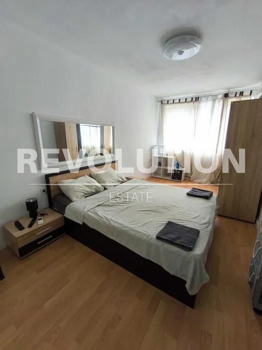 Дава се под наем Двустаен апартамент в Варна, Погреби - 75 кв.м за 500 € - Снимка #4