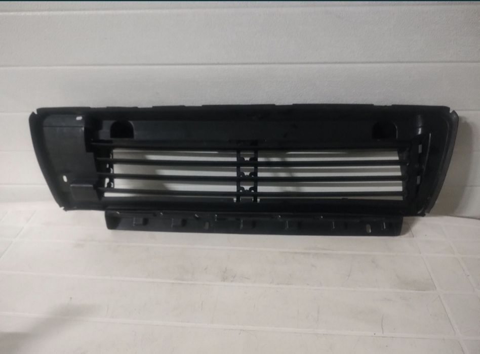 Volet,grila activa Dacia Duster 2 1.5 cu adblu cod 214f69647r