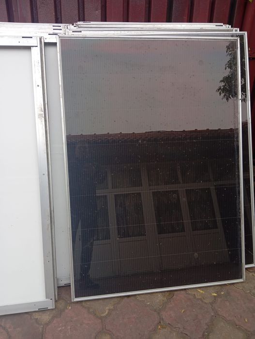 Panouri Solare Sharp 45 volti stare perfecta