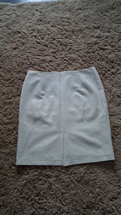 Costum fusta si bluza