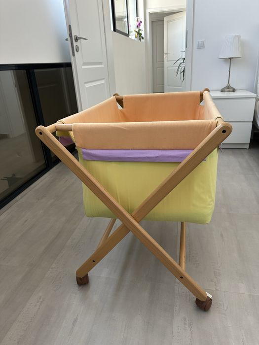 Vând pătuț de bebe pe roți - Mobilitate și confort pentru micuțul tău + cadou scaun de masina