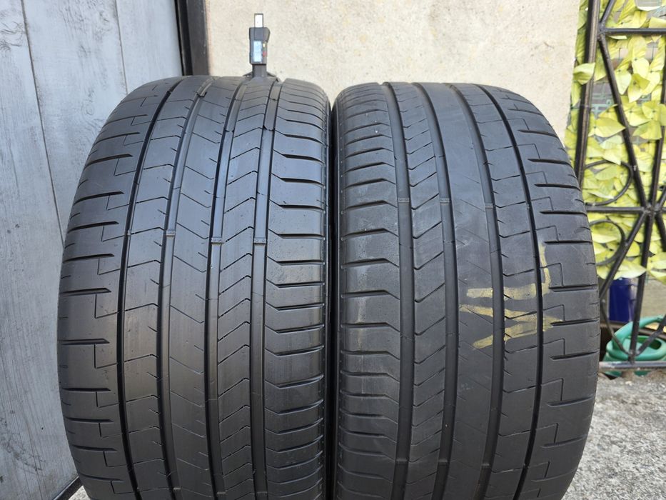 Vând două anvelope de vara pirelli p zero 295 35 23 dot 2724