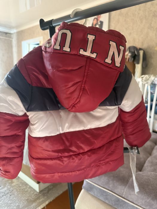 Продам новую деткую куртку.