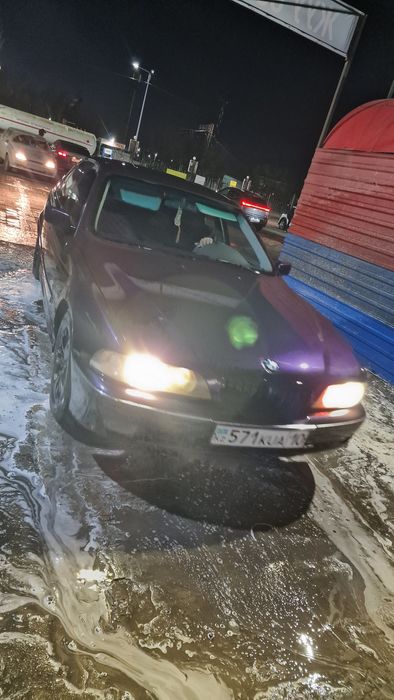 Продам машину BMW