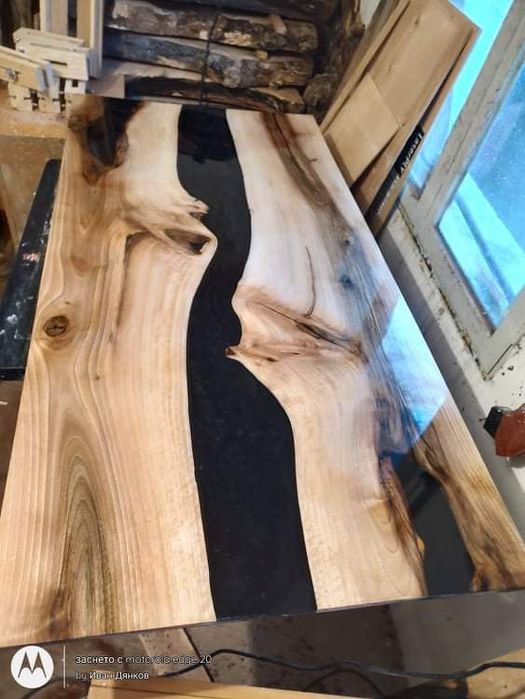 Епоксидна смола.