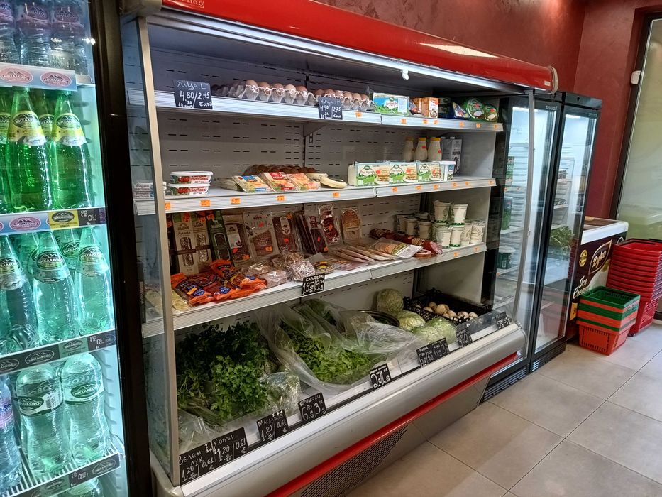 Вертикална двойна витрина