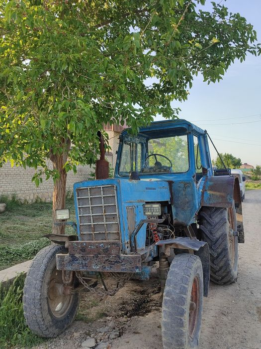 MTZ traktor sotiladi