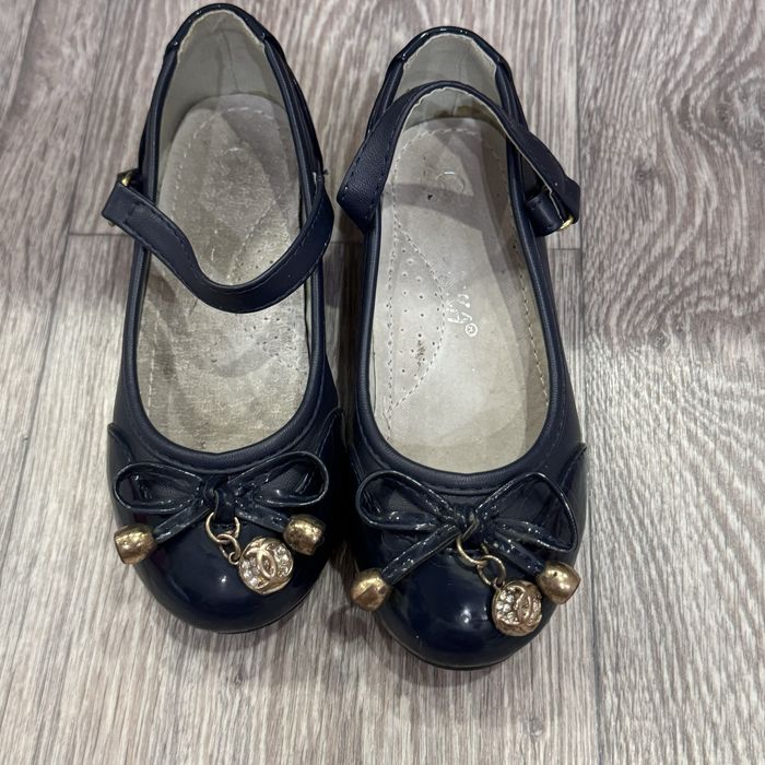 продам туфельки на девочку