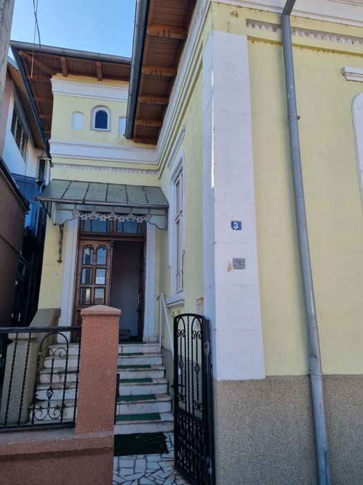 Spatiu / casa ultracentral Pitesti